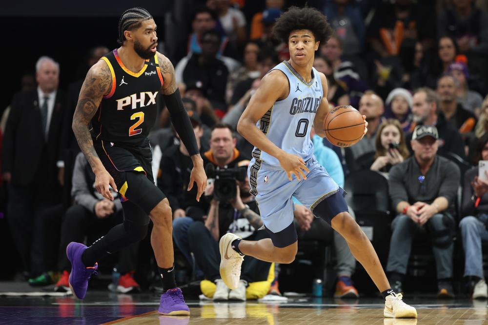 他的缺席会 他的缺席会